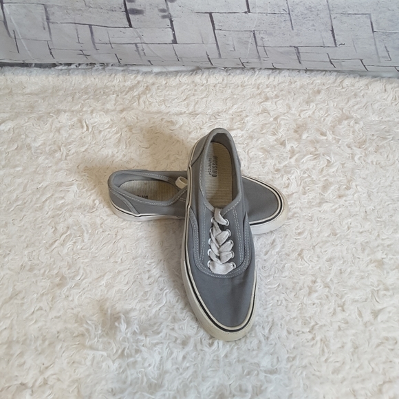 mossimo canvas sneakers